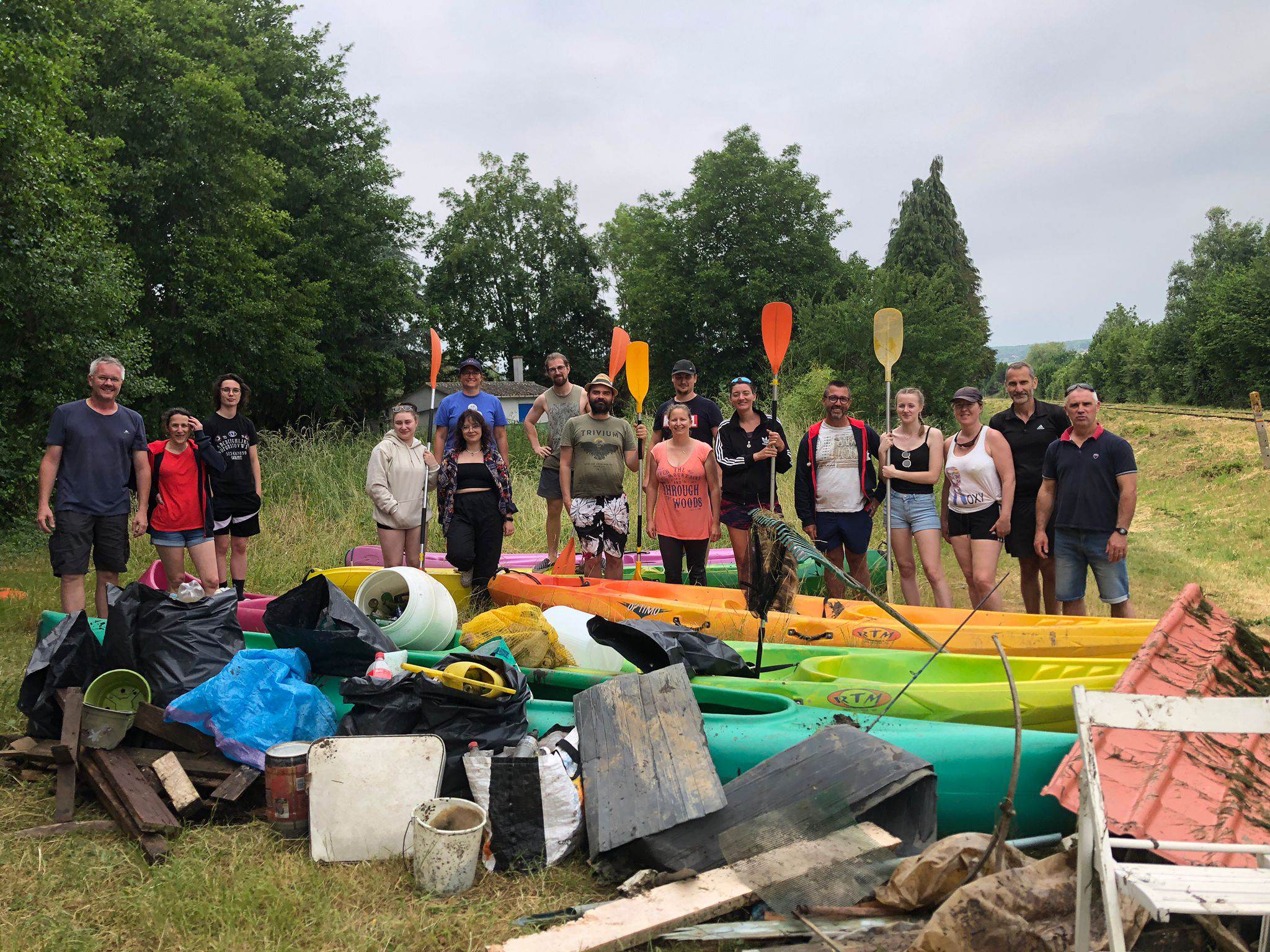 Nous avons nettoyé l’Eure en Canoë !